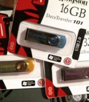 Flash Disk  16 GB kingston